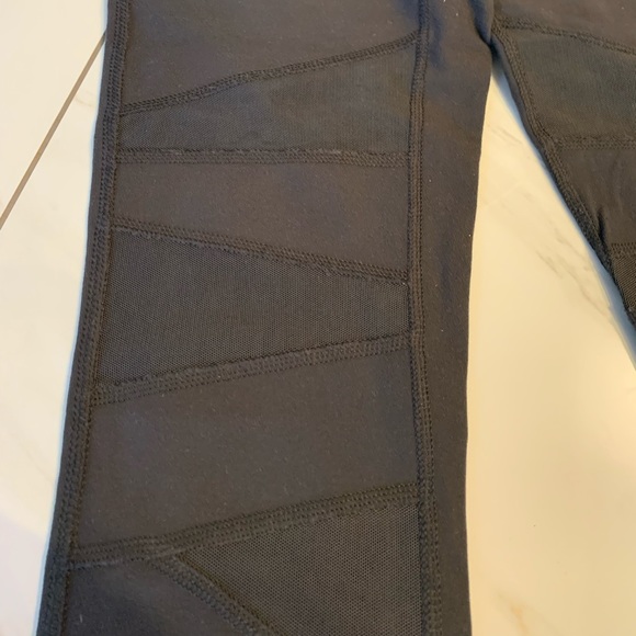 Lululemon Tech Mesh Tight - Picture 2 of 3